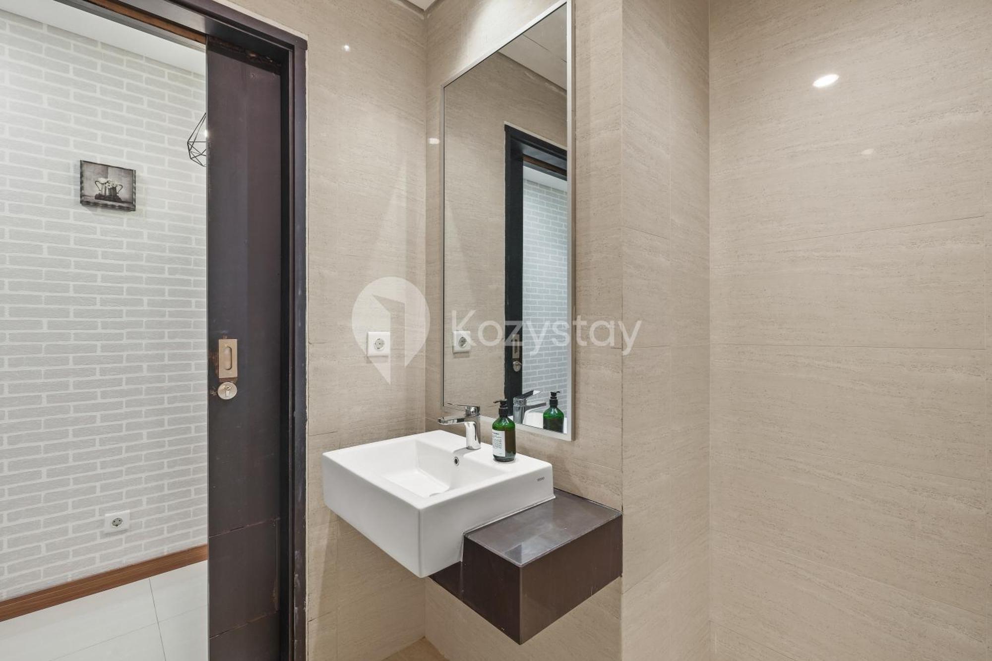 Meadow By Kozystay - Newly Renovated - Kebon Jeruk Jakarta Buitenkant foto